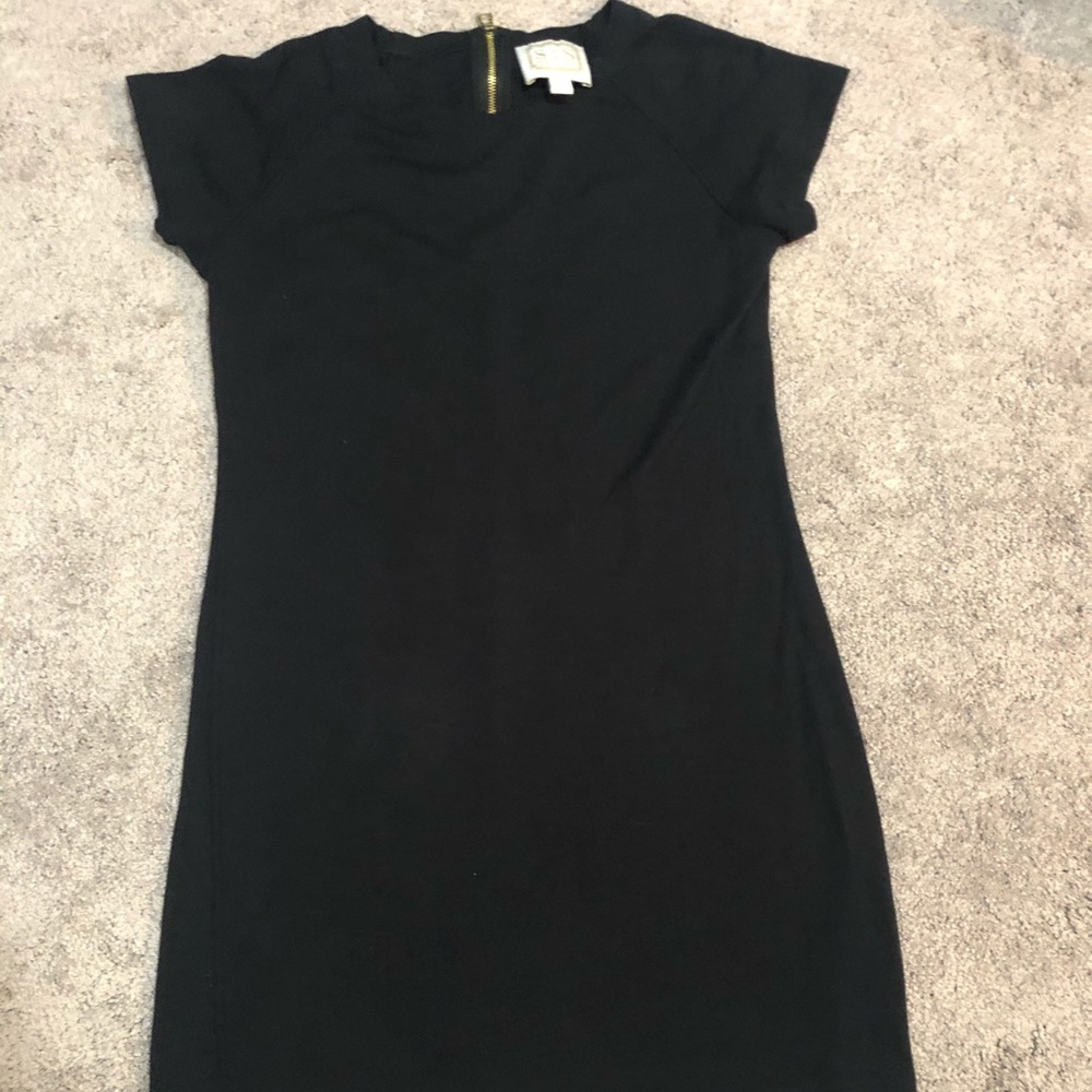 Sail to sable black tee shirt dress